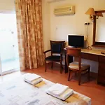 M. Moniatis Hotell 3*