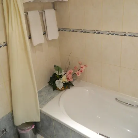 M. Moniatis Hotel 3*