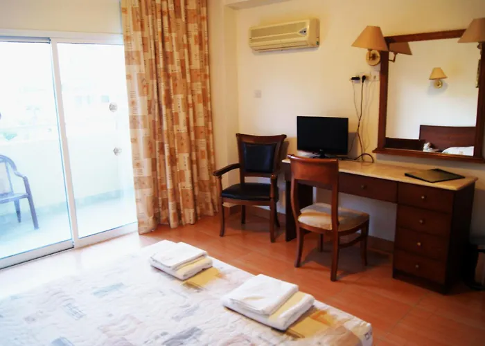 M. Moniatis Hotel 3*