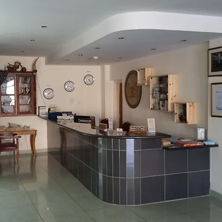 מלון M. Moniatis 3*